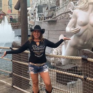 Meet your Posher, Janet